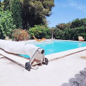 Superbe D'entressen Dans Mas En Campagne Avec Piscine Et Espace De Jeux Extérieurs Pour Les Enfants Et Terrain De Pétanque Appartement