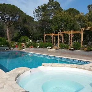 Les Mayombes Bed & Breakfast